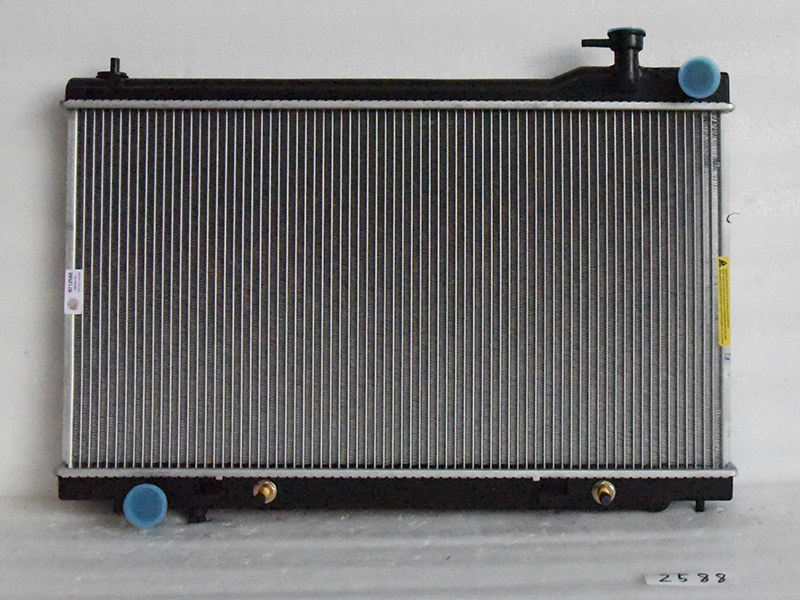 http://factory-autoparts.de/products/2-8-nissan-radiator_01.jpg